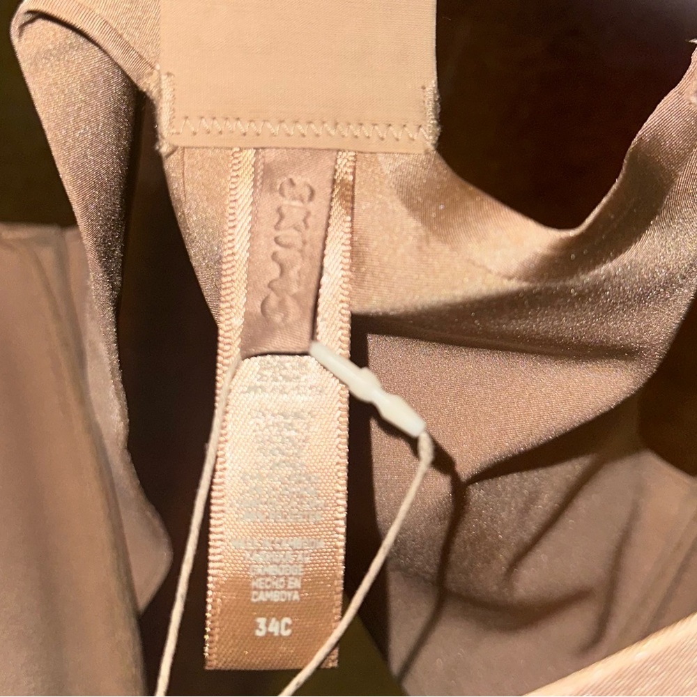 Skims Ultimate Push-up Plunge Bra brand new with tags size 34C in color Clay - Picture 8 of 9